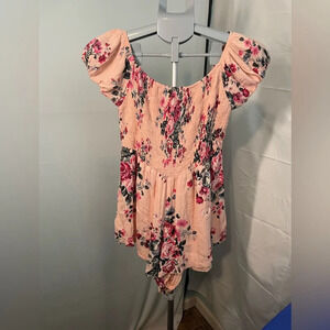 Forever 21 pink floral‎ romper/jump suit size small